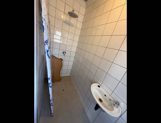 3 BEDROOM HOUSE TO LET IN GOLDEN GARDENS